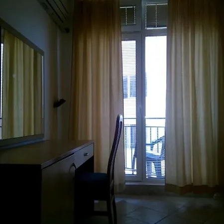 Studio In Astoria Apartamento *
