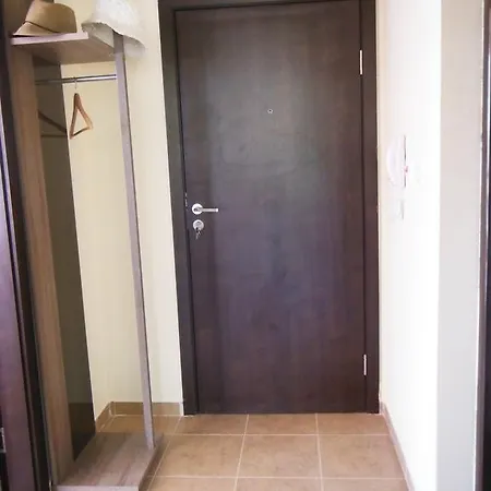 Studio In Astoria شقة *