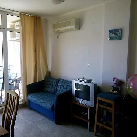 Studio In Astoria شقة