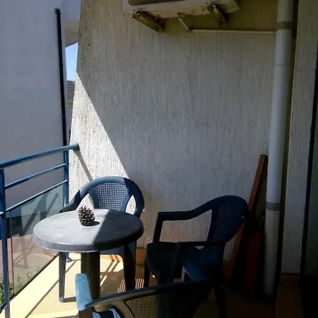 Studio In Astoria شقة