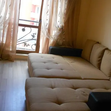 Studio In Astoria شقة *