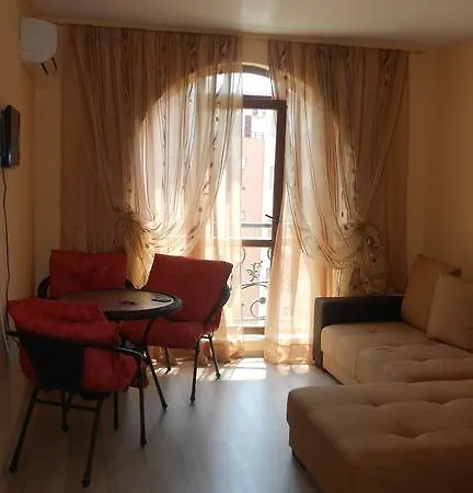 Studio In Astoria شقة